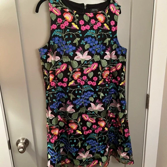Tahari | Dresses | Tahari Embroidered Dress Euc | Poshmark